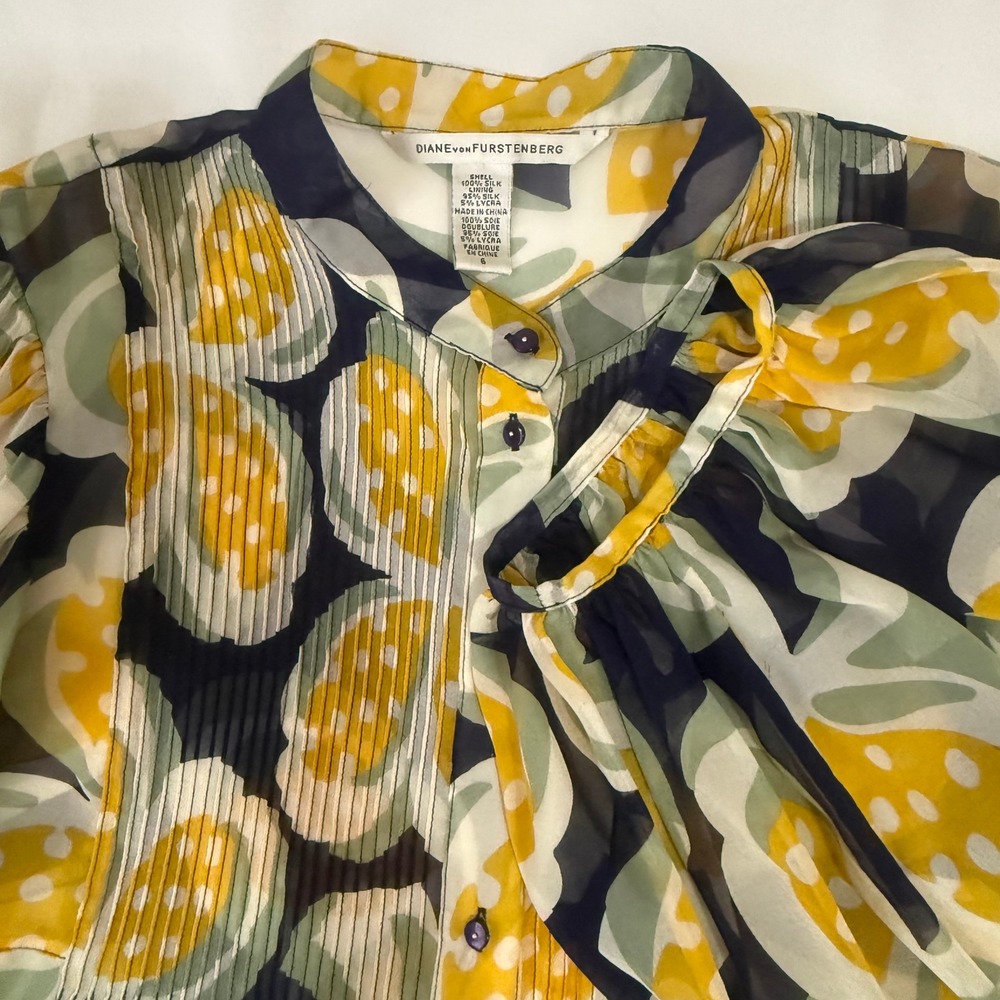 DIANE VON FURSTENBERG Silk Sheer Pleated Ortega Button Up Floral Blouse Size 6
